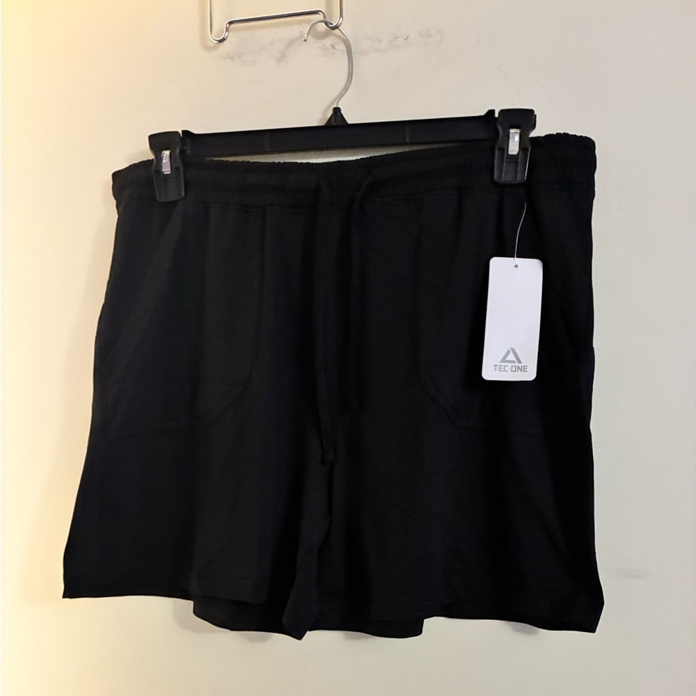 NWT Black Tec-One Activewear Shorts (L)